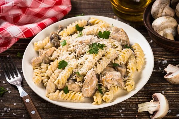 Cremige Pilz-Pasta mit Umami Flake